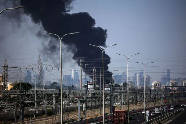 ▲▼ 以色列伊朗開打。圖為以色列荷茲利亞（Herzliya）。（圖／路透）
