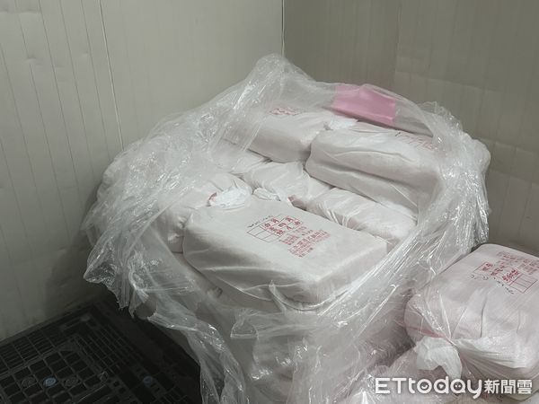 ▲台南衛生局派員稽查虱目魚丸製造工廠，揭露作業環境多處不符規定，限期改善衛生缺失。（圖／記者林東良翻攝，下同）