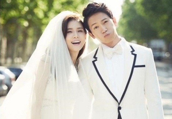 韩国演员池城的结婚照图片