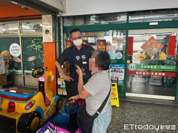 ▲吳姓婦人遭到假警察詐騙，員警前往勸阻。（圖／大溪警分局提供）