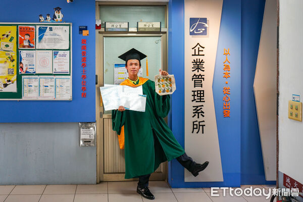 ▲崑山科技大學吳翰彰榮獲議長獎，翻轉清寒背景，展現跨域卓越成就。（記者林東良翻攝，下同）
