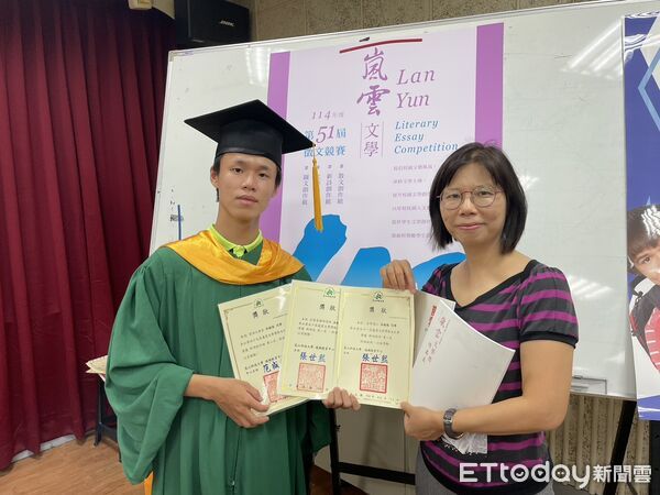 ▲崑山科技大學吳翰彰榮獲議長獎，翻轉清寒背景，展現跨域卓越成就。（記者林東良翻攝，下同）