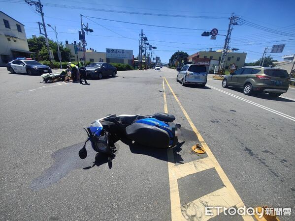 ▲苗栗汽車闖紅燈車禍。（圖／記者楊永盛翻攝）