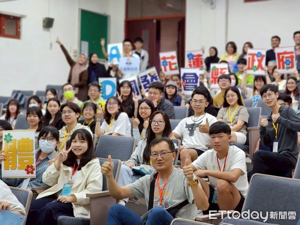 ▲▼花蓮縣府委託國立東華大學語言中心與富北國中，辦理英語服務人員儲訓課程。（圖／花蓮縣政府提供，下同）
