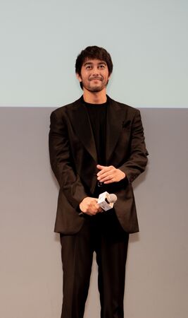 ▲《Candlestick》賈靜雯「使壞」演技獲讚，阿部寬驚呼：太厲害。（圖／日鹿株式会社提供）