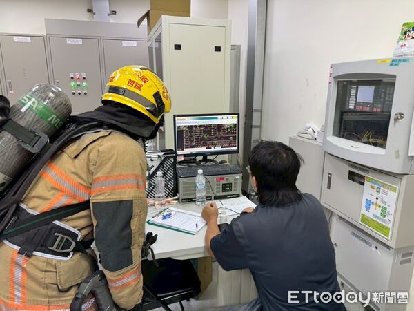 ▲消防局第六大隊進駐南山大樓與新光三越實地踏勘，強化突發災害應變能力。（記者林東良翻攝，下同）