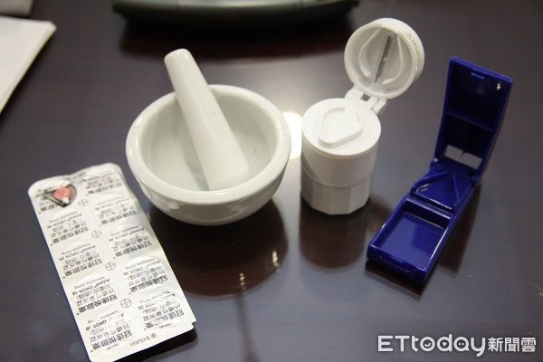 ▲▼藥錠磨粉卡好吞？8大風險愛注意。（圖／成大醫院提供） 