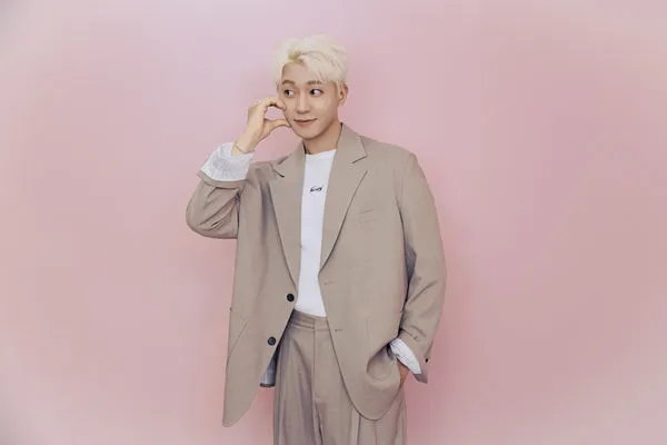 ▲TEEN TOP創造染白金髮　被讚「像朴敘俊」害羞笑。（圖／FU Entertainment、DJB提供）