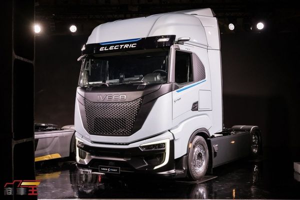 續航力高達 600 公里　Iveco 推出全新電動長途重卡 S-eWay Artic
