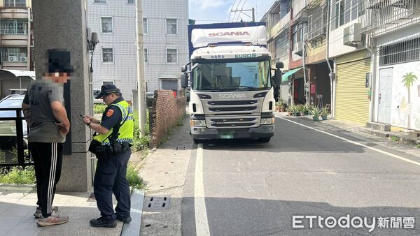 ▲屏東警分局將加強取締屏東市清溪路大貨車違規行為。（圖／記者陳崑福翻攝）