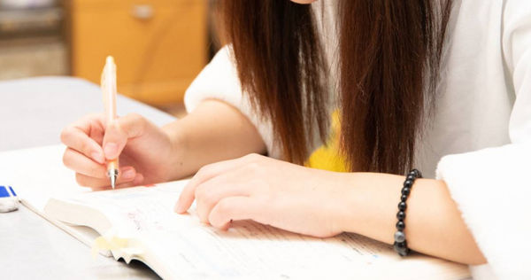 小四女兒英文沒考滿分　虎媽狠打1下「竟然是99分」吐心聲：讓她記得