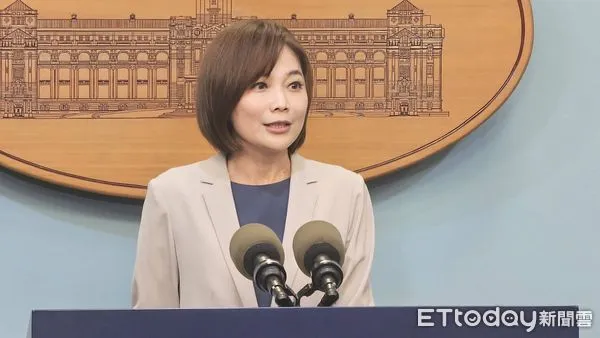 ▲▼總統府發言人郭雅慧說明「團結國家十講」。（圖／記者呂佳賢攝）