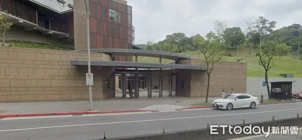 ▲▼             AIT美國在台協會台北辦事處驚傳工人被壓傷命危。（圖／記者黃彥傑翻攝）