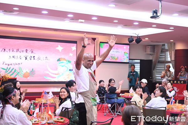 ▲▼來自九國十一位國際慢食夥伴，與在地產業團隊、青年與原住民族人深入交流。（圖／花蓮縣政府提供，下同）