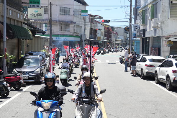▲▼民進黨秘書長林右昌參與「守護花蓮 騎士出動」車掃出發記者會。（圖／罷團提供）