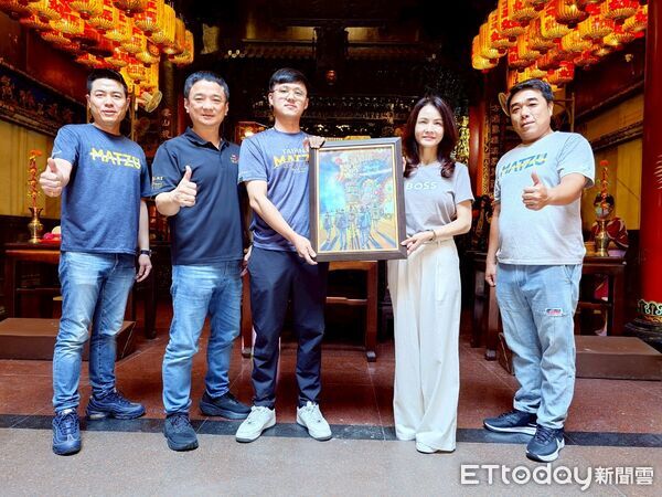 ▲西螺派出所警員曹孝弘，日前順利錄取中央警察大學114年刑事警察研究所，昨日特別前往信仰中心西螺福興宮還願，感念太平媽祖慈悲庇佑。（圖／記者游瓊華翻攝）