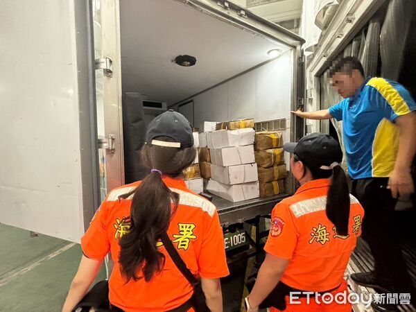 ▲▼海巡署查獲大陸運來的冷凍水產品。（圖／記者郭世賢翻攝）