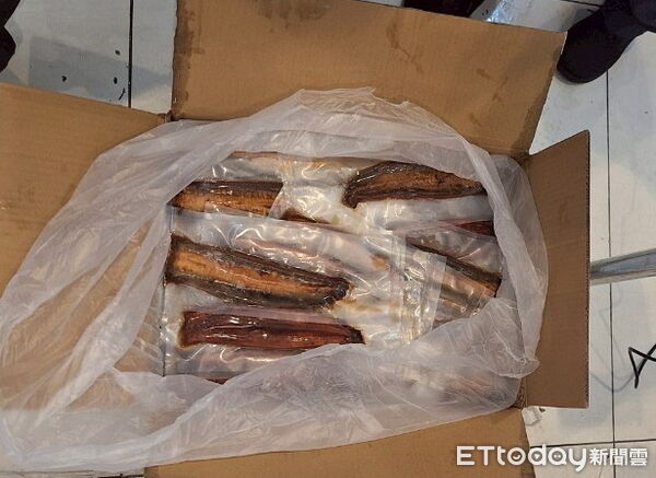 ▲▼海巡署查獲大陸運來的冷凍水產品。（圖／記者郭世賢翻攝）