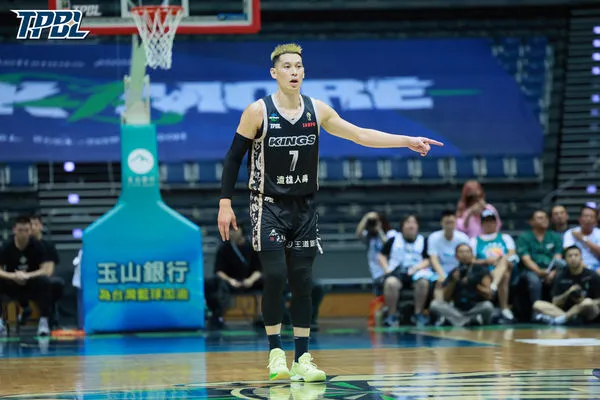 ▲新北國王林書豪、曼尼高、桑尼，高雄全家海神胡瓏貿、艾德、蘇文儒、邱子軒。（圖／記者杜奕君攝）