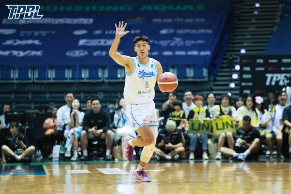 ▲新北國王林書豪、曼尼高、桑尼，高雄全家海神胡瓏貿、艾德、蘇文儒、邱子軒。（圖／TPBL提供）