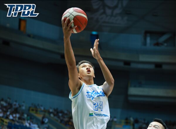 ▲新北國王林書豪、曼尼高、桑尼，高雄全家海神胡瓏貿、艾德、蘇文儒、邱子軒、克雷格。（圖／TPBL提供） 