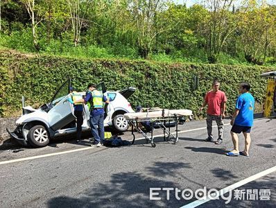 快訊／嘉義轎車自撞　夫妻1死1重傷昏迷
