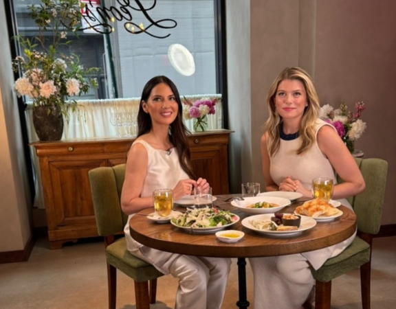 ▲奧莉薇亞穆恩、艾莉森霍爾在節目中會面。（圖／翻攝自Olivia Munn IG）