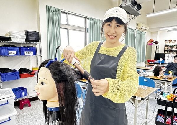 ▲從家庭主婦到美髮職人,新住民用職訓找回自信