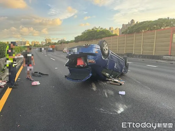 ▲▼國道1號南向322.9公里（永康路段）21日發生車禍。（圖／記者林東良翻攝）