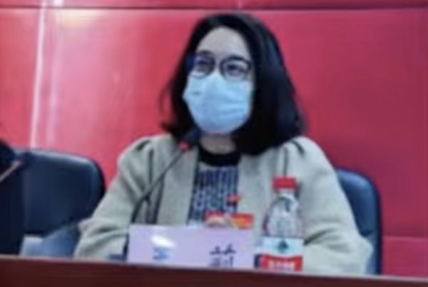 ▲▼陸女酒駕拒測喊｢人大代表可喝酒｣　官方：責令辭去職務。（圖／翻攝微博）