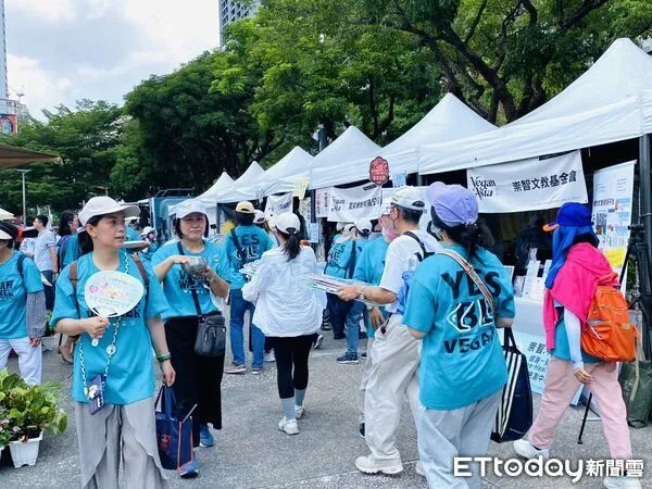 ▲2000人台中健走，響應「無肉生活革命」。（圖／記者游瓊華翻攝）
