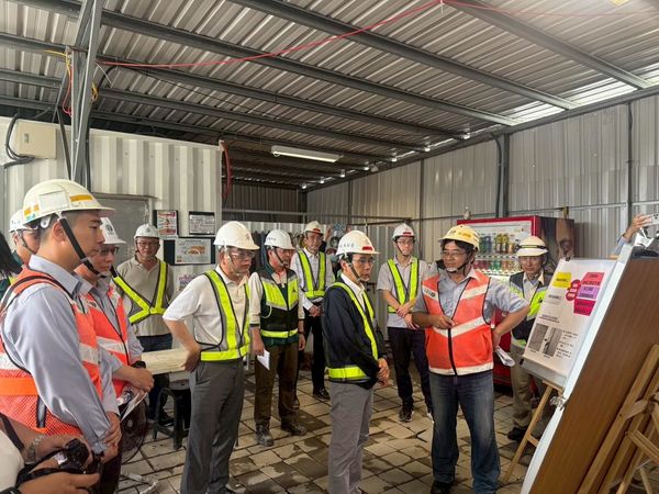▲林副市長前往工程基地視察。（圖／翻攝自高雄市工務局）