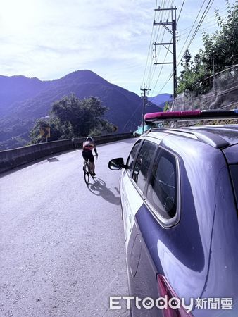 ▲合歡山武嶺地區6月份將舉辦4場自行車賽事活動，仁愛警方加強交通疏導。（圖／記者高堂堯翻攝）