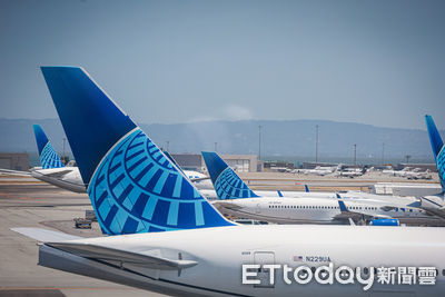 聯合航空全新波音737 MAX 8機艙亮相 有藍牙連線、影集免費看