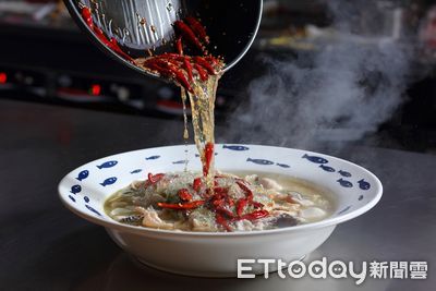 刁民酸菜魚板橋府中店6/26試營運