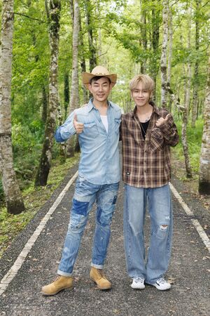 ▲▼ 任賢齊邀請鼓鼓助陣MV。（圖／相信音樂提供）