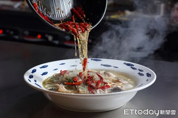 ▲刁民酸菜魚板橋府中店6/26試營運　限量80組用餐「再享5折優惠」。（圖／刁民酸菜魚提供）