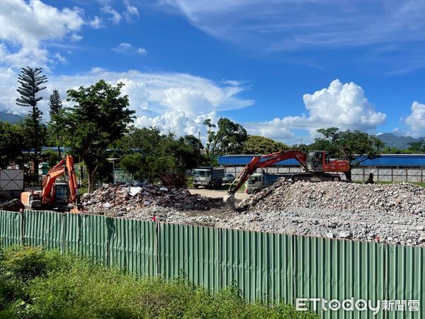 ▲▼富北國中教師宿舍與活動中心已完成地坪回填，並進行配管與鋼筋綁紮施工。（圖／花蓮縣政府提供，下同）