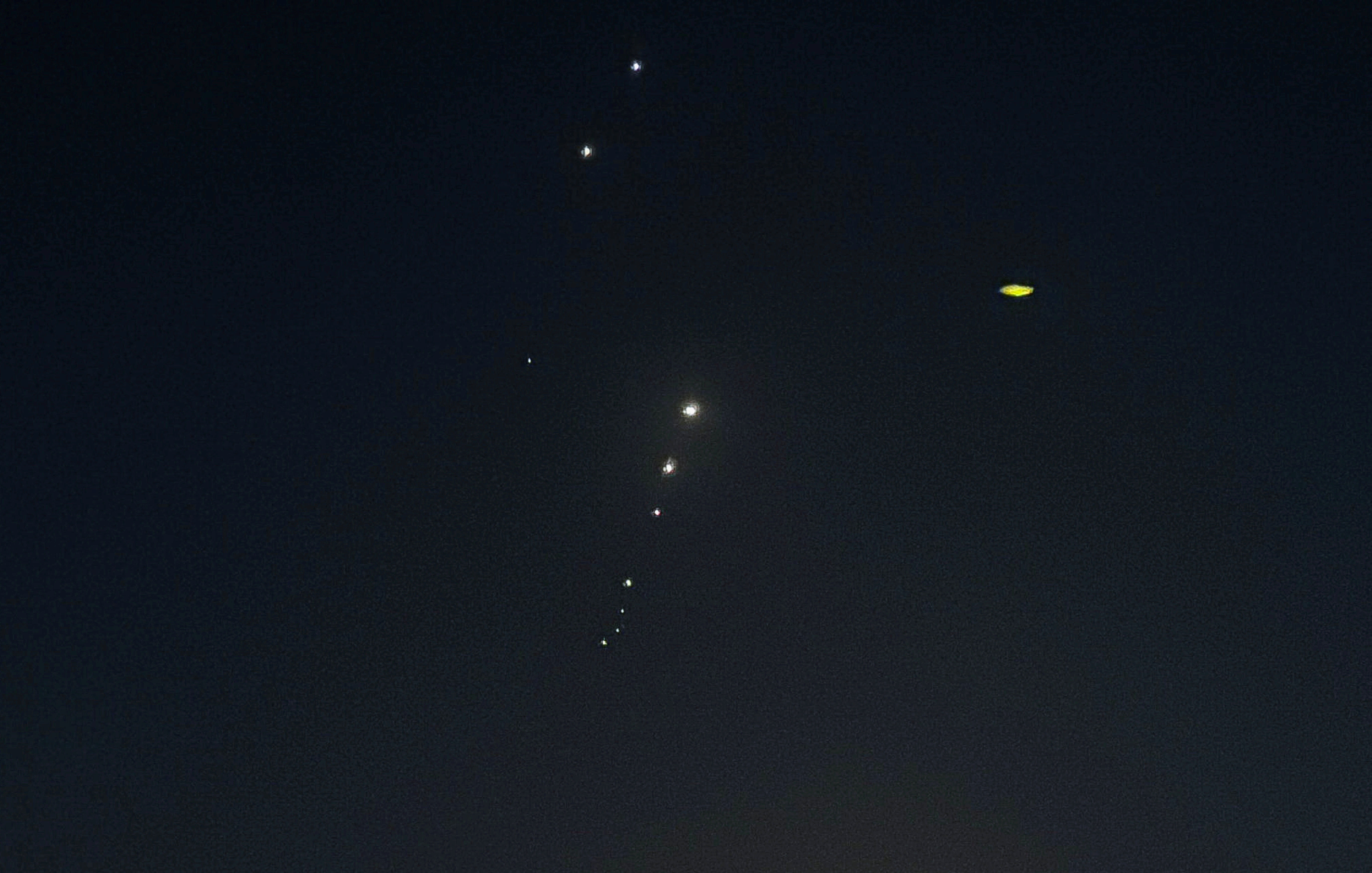 ▲▼伊朗對美軍中東最大基地烏代德空軍基地（Al Udeid Air Base）發射至少10枚飛彈。（圖／路透）
