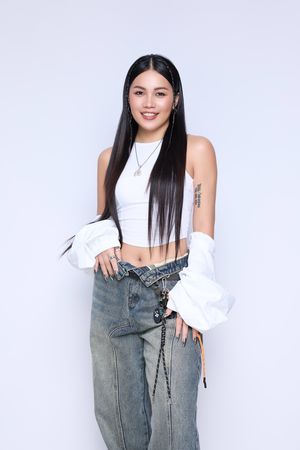 ▲▼ 阿布絲今年金曲入圍6項大獎。（圖／華納音樂提供）