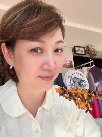 ▲郁方相當無奈，不知該如何解釋。（圖／翻攝自Facebook／好門媳婦的秘密生活郁小方）