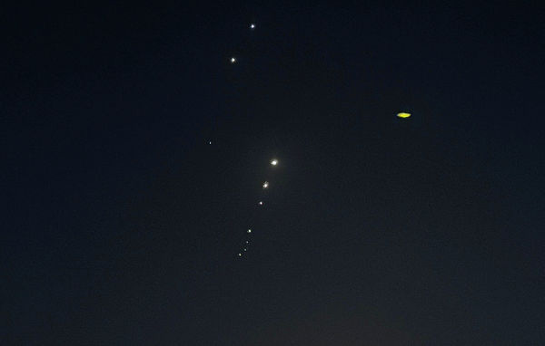 ▲▼伊朗對美軍中東最大基地烏代德空軍基地（Al Udeid Air Base）發射至少10枚飛彈。（圖／路透）