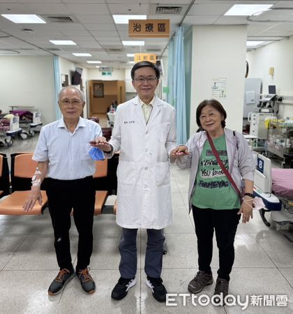 ▲成大醫院為全台首批施打阿茲海默症抗體新藥醫學中心，注射現場由多部門團隊共同完成。（記者林東良翻攝，下同）