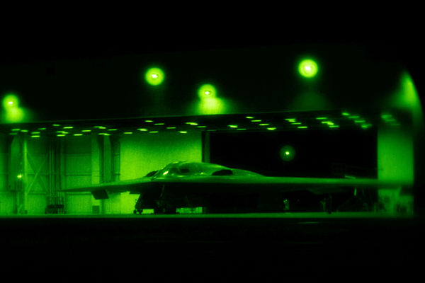 ▲▼美軍B-2轟炸機（B-2 bomber）自美國密蘇里州懷特曼空軍基地（Whiteman Air Force Base）。（圖／路透）