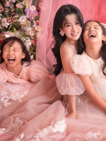 ▲▼阿沁發文祝福妻子花花32歲生日。（圖／翻攝自臉書）