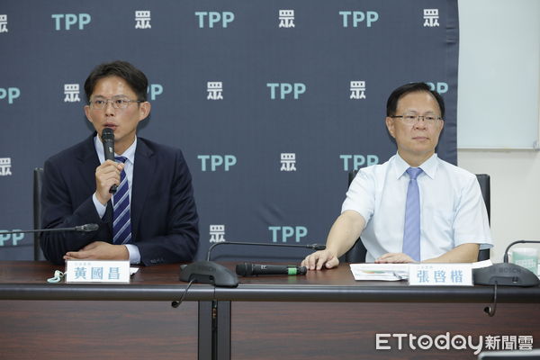 ▲▼立法院民眾黨團由總召黃國昌、副總召張啟楷共同召開「直播遭獵巫 誰心裡有鬼?」民調記者會。（圖／記者湯興漢攝）