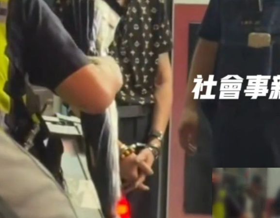 ▲彰化阿伯懸掛假車牌被抓包，警方一查車內竟藏3種毒品。（圖／記者唐詠絮翻攝）