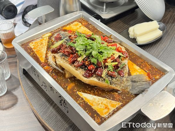 ▲歡慶20週年，台南經典台味餐廳品牌「廚房有雞」推出限時活動《款待有情人》，邀請所有與品牌「20歲緣分」的朋友共襄盛舉。（圖／記者林東良攝，下同）