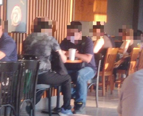 ▲彰化和美警分局在咖啡廳逮捕女車手。（圖／警方提供）