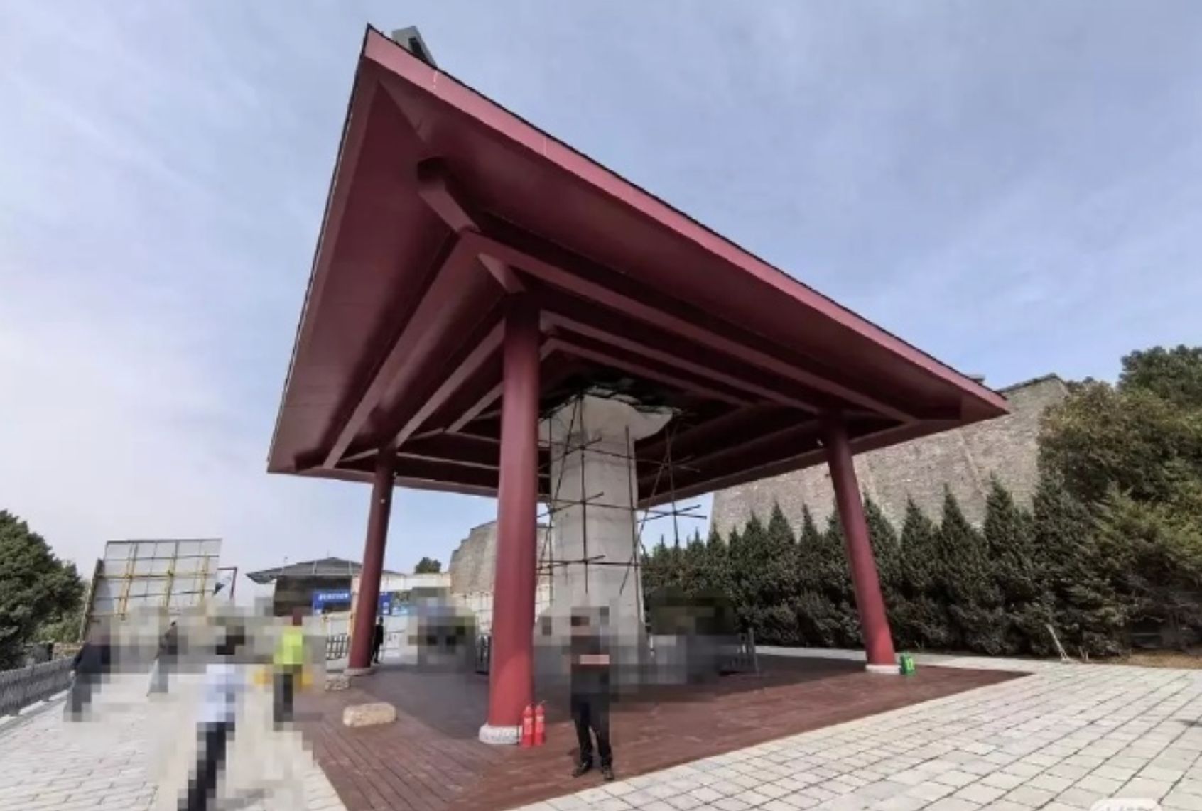 ▲乾陵武則天無字碑蓋上了一座亭子。（圖／翻攝微博）